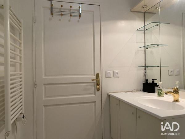 Location appartement 1 pièce 35 m² Paris 18
