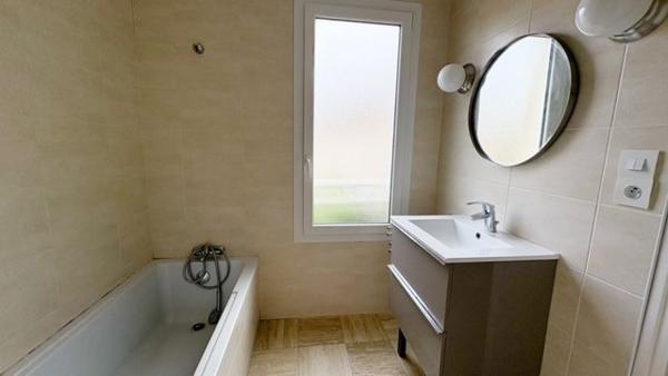 Maison
                                                                                                                                                                                                                                                                                                                        4 pièce(s)                                                                                                                                                                                                          3 chambre(s)                                                                                                                                                                                                          106.36  m²