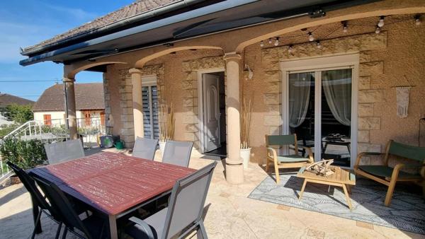 BRIVE - GRANDE MAISON COMPOSEE DE 2 LOGEMENTS