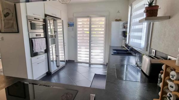BRIVE - GRANDE MAISON COMPOSEE DE 2 LOGEMENTS