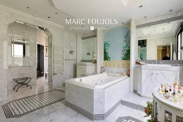 Appartement Paris 16ème, 6 pièces avec jardin. 238 m²