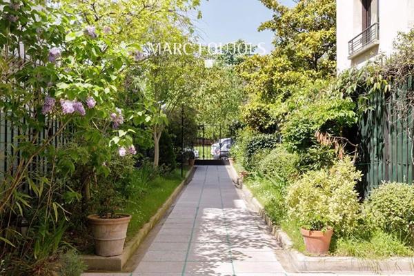 Appartement Paris 16ème, 6 pièces avec jardin. 238 m²