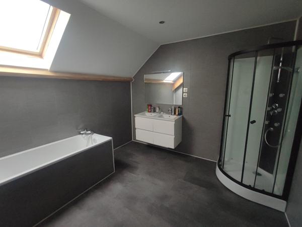 Maison individuelle de 2012 et son garage