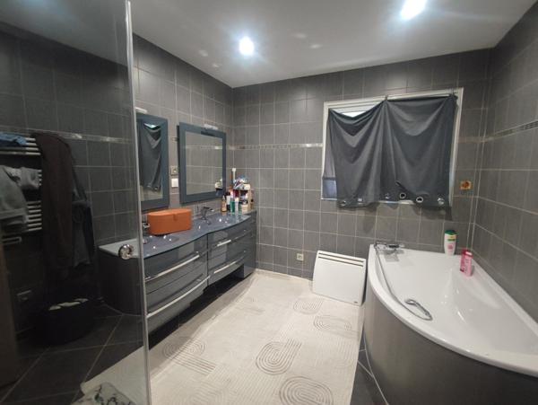 Maison individuelle de 2012 et son garage