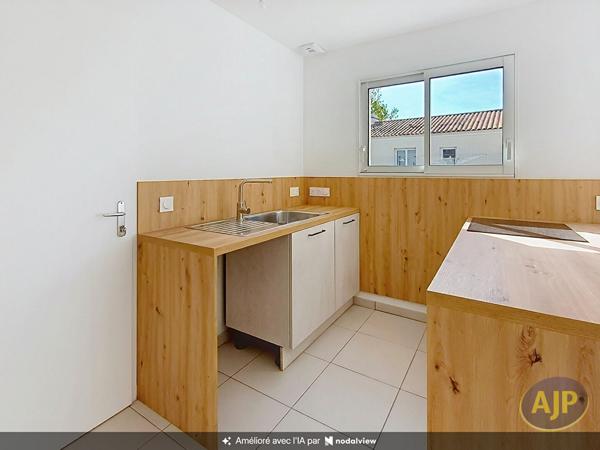 Maison à louer La Roche Sur Yon : 4 pièces, 83m² avec 3 chambre(s) à 1 115€ - AJP Immobilier La Roche-sur-Yon