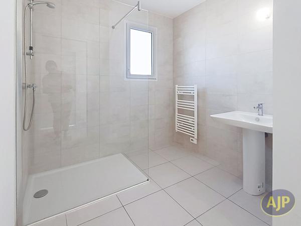 Maison à louer La Roche Sur Yon : 4 pièces, 83m² avec 3 chambre(s) à 1 115€ - AJP Immobilier La Roche-sur-Yon
