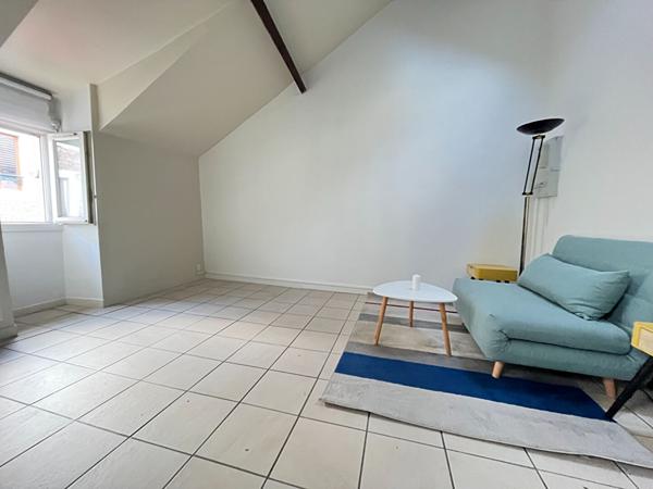 Appartement Montlhery 1 pièce - PLEIN CENTRE