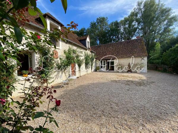 Belle propriété sur 1.34 ha, bordée par un ruisseau