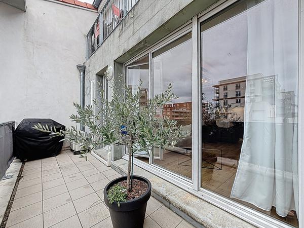 T3 duplex en dernier étage avec 3 terrasses et deux parkings - Appartement coup de coeur