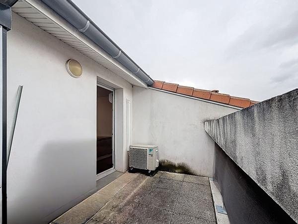 T3 duplex en dernier étage avec 3 terrasses et deux parkings - Appartement coup de coeur