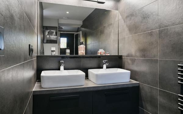 Saint Didier au Mont d'Or - Dernier étage - Appartement T3 de 70m2 env - 1 cave