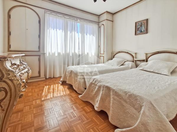 À vendre  T4 de 93,7m² avec balcon filant.