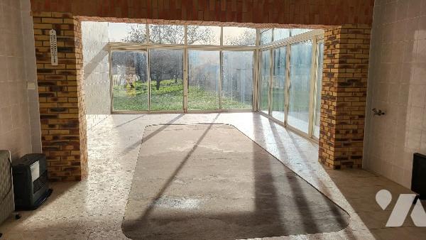 Maison et dépendances à Chouilly