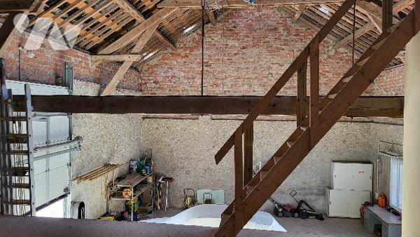 Maison et dépendances à Chouilly