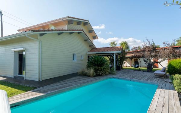 Maison à vendre    4 pièces •  Biscarrosse