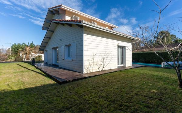 Maison à vendre    4 pièces •  Biscarrosse