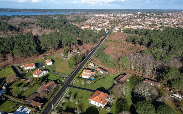 Maison à vendre    4 pièces •  Biscarrosse