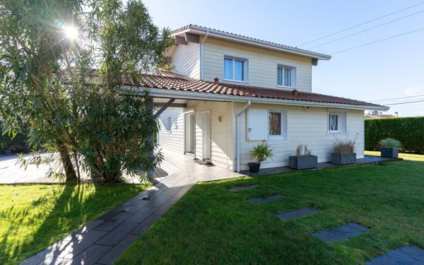 Maison à vendre    4 pièces •  Biscarrosse