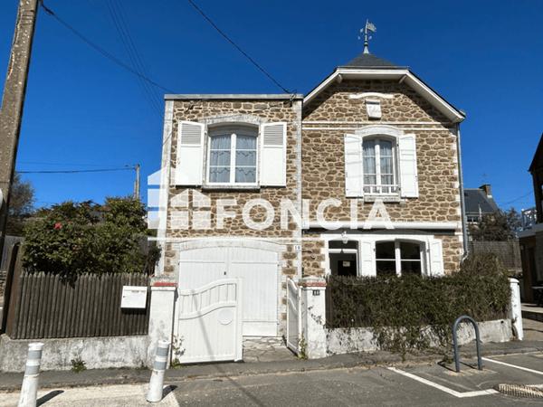 Location Maison 6 pièces 95.35 m² - 10 RUE DE LA GREVE Saint Malo 35400