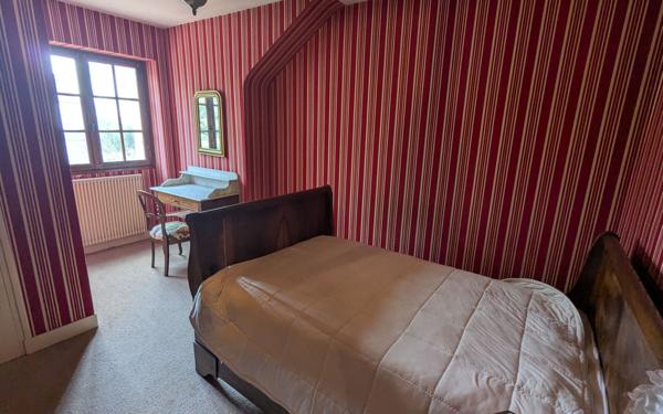 Maison à vendre    5 pièces • 175 m2 Saint-Jean-de-la-Ruelle