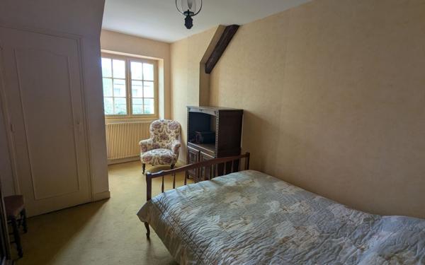 Maison à vendre    5 pièces • 175 m2 Saint-Jean-de-la-Ruelle