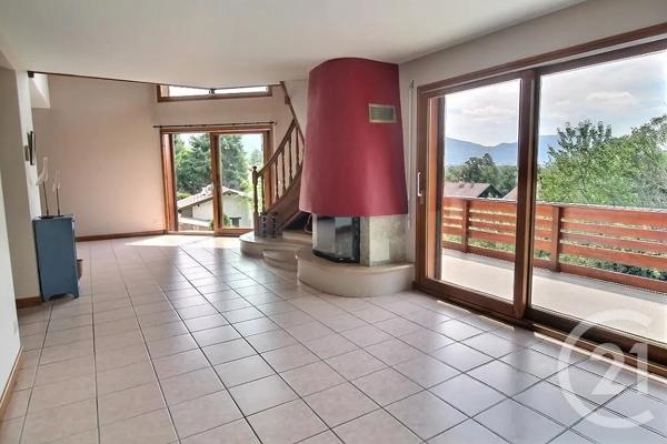 Maison à vendre  6 pièces - 147,20 m 2   PERRIGNIER  - 74
