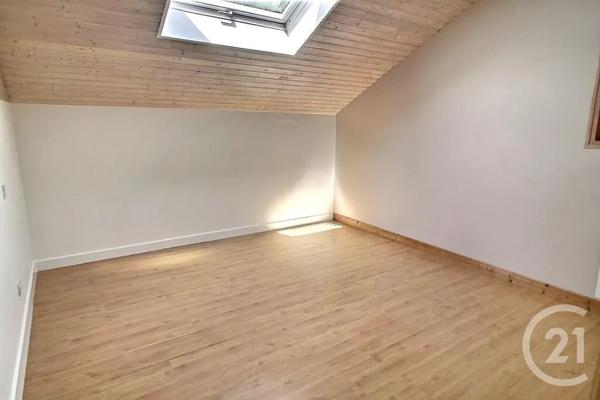 Maison à vendre  6 pièces - 147,20 m 2   PERRIGNIER  - 74