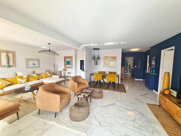 Appartement T4 SANARY- A DEUX PAS DU PORT