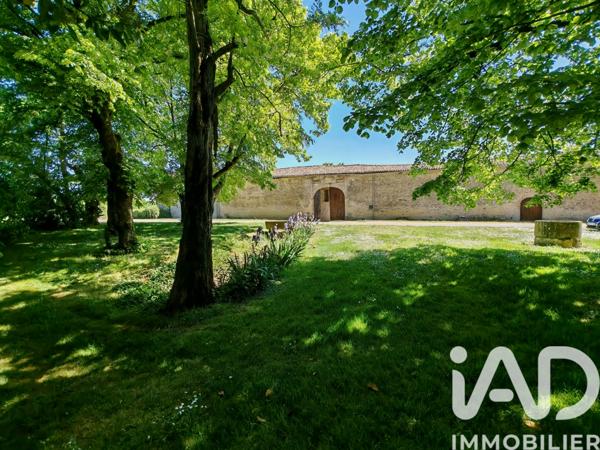 Maison à vendre 6 pièces 188,8 m² Villefagnan