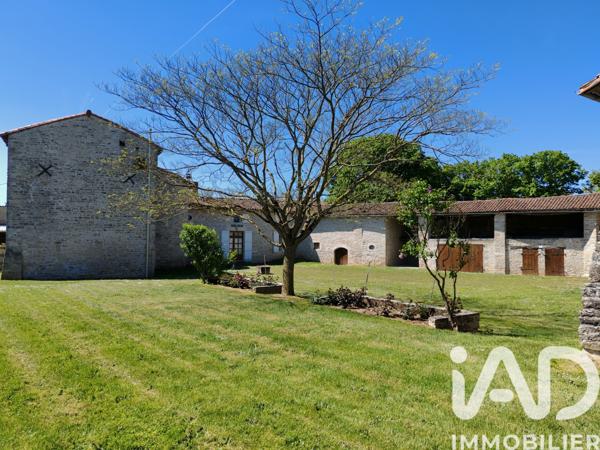 Maison à vendre 6 pièces 188,8 m² Villefagnan