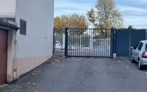 Stationnement à louer    20 m2 Valence