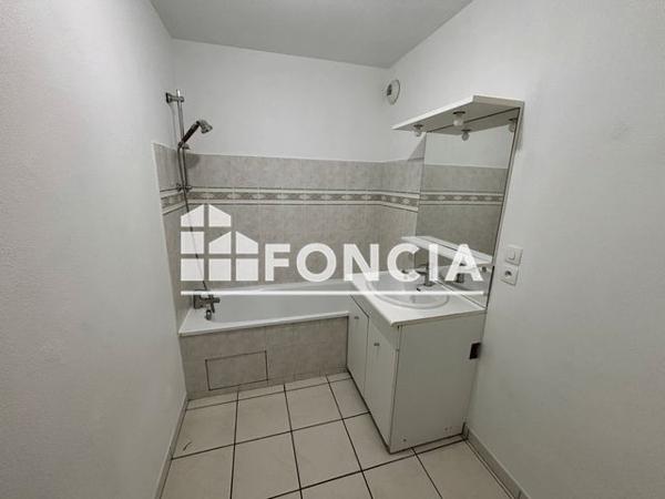 Location Appartement 3 pièces 68.42 m² - 62 RUE DU PLESSIS La Riche 37520