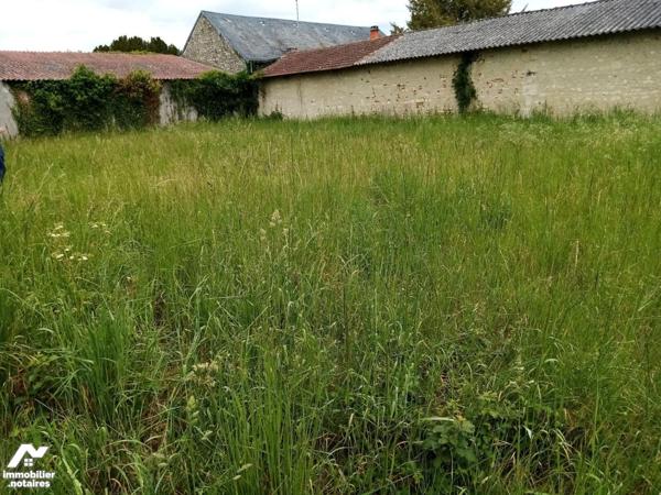 CENTRE-BOURG, S/TERRAIN DE 1.142m2, ENSEMBLE IMMOBILIER, à aménager, composé de :
1°) Maison d...