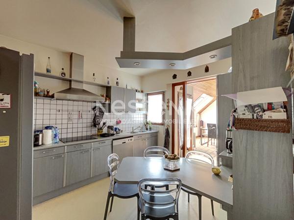 Une maison familiale aux beaux volumes, idéale pour une grande famille