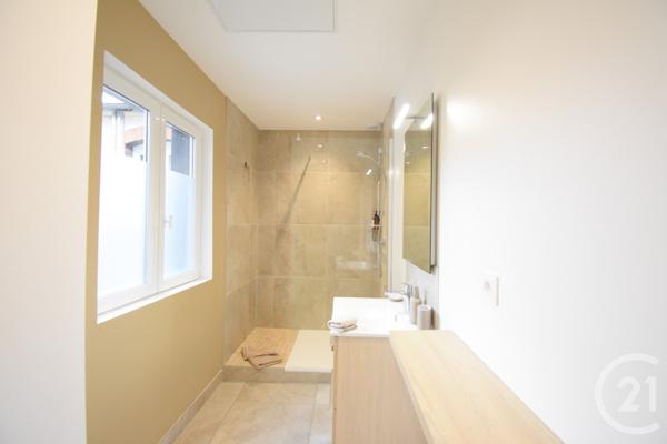 Immeuble à vendre  111 m2 VICHY - 03