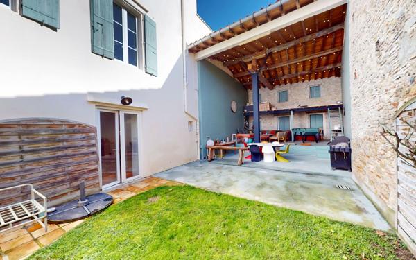 Maison à vendre    5 pièces • 210 m2 Castelnaudary