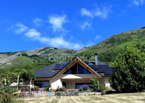Villa d'architecte avec vue panoramique et terrain constructible de 3 844 m² – OUZOUS