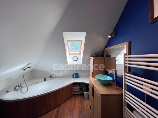 Villa d'architecte avec vue panoramique et terrain constructible de 3 844 m² – OUZOUS