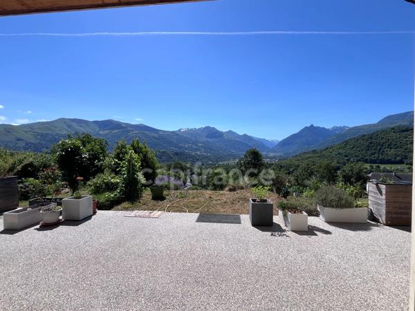 Villa d'architecte avec vue panoramique et terrain constructible de 3 844 m² – OUZOUS