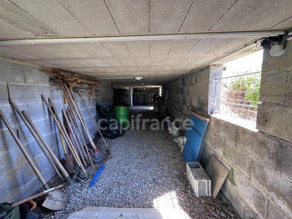 Villa d'architecte avec vue panoramique et terrain constructible de 3 844 m² – OUZOUS