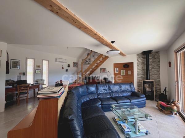 Villa d'architecte avec vue panoramique et terrain constructible de 3 844 m² – OUZOUS