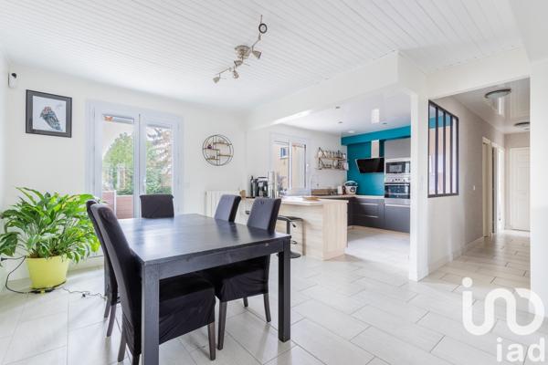 Maison traditionnelle 7 pièces de 136 m² à Itteville (91760)