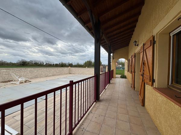 Lisle sur Tarn . Maison de +/- 193 m²