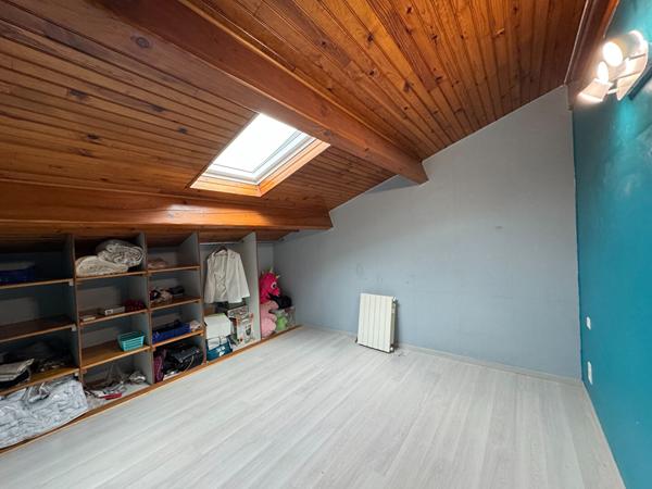 Lisle sur Tarn . Maison de +/- 193 m²