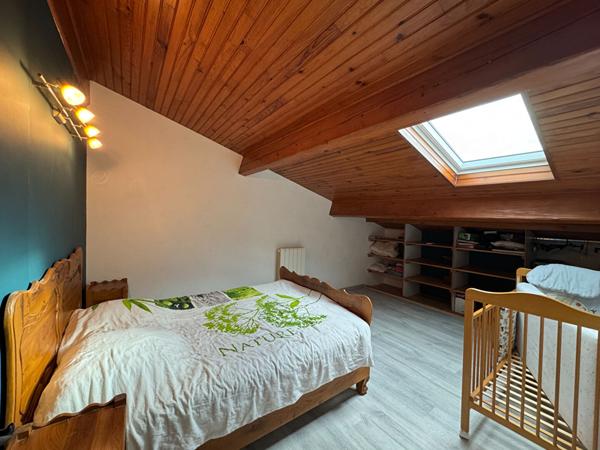 Lisle sur Tarn . Maison de +/- 193 m²