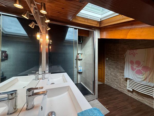Lisle sur Tarn . Maison de +/- 193 m²