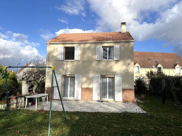 maison 5 pièces-4 chambres-garage-jardin avec cabanon