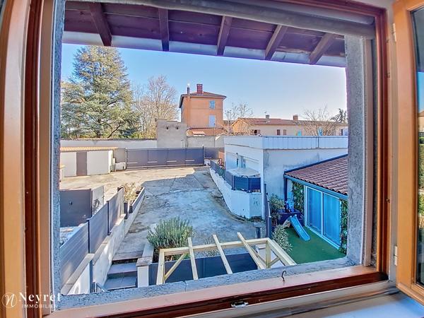 A ne pas rater !!! T2 de 44,43 m² avec stationnement privatif dans petite copropriété de 6 lots sécurisée,