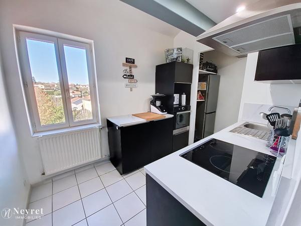 A ne pas rater !!! T2 de 44,43 m² avec stationnement privatif dans petite copropriété de 6 lots sécurisée,