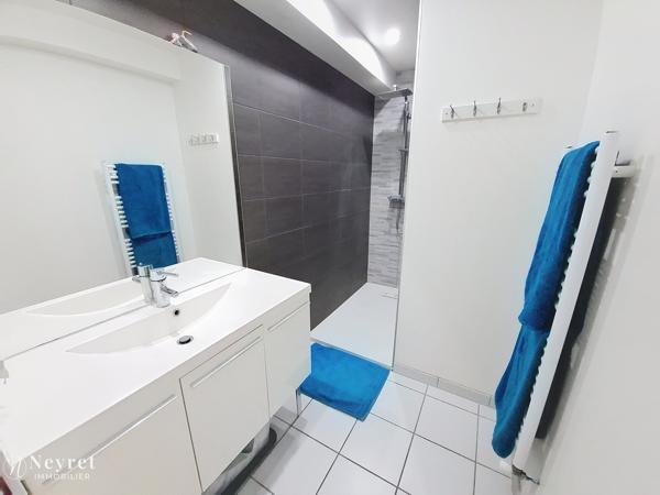 A ne pas rater !!! T2 de 44,43 m² avec stationnement privatif dans petite copropriété de 6 lots sécurisée,